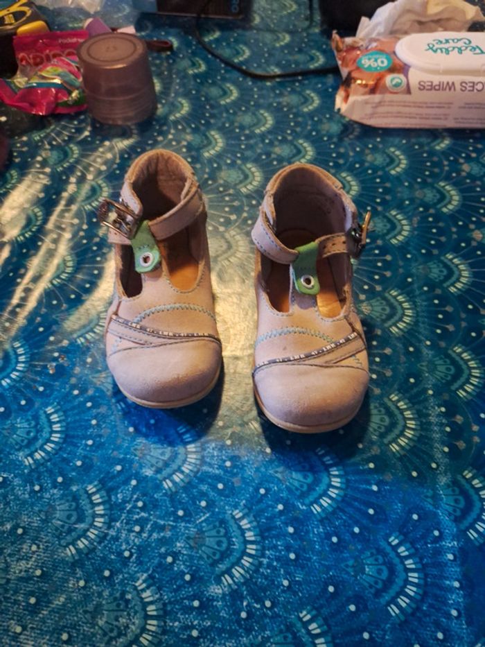 Chaussure 23 - photo numéro 2