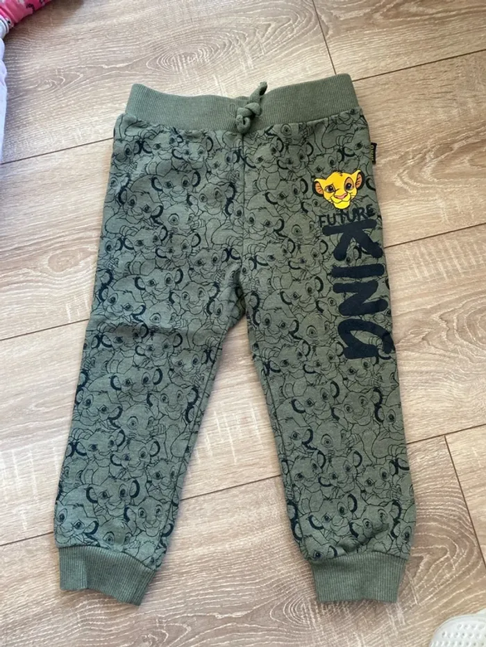 Jogging roi lion taille 24/36 mois
