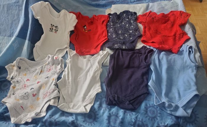 Lot de 8 bodies garçon 1 mois