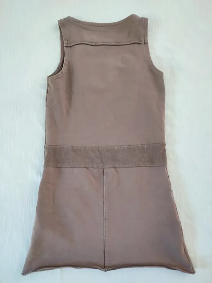 Robe 7/8 ans sans manche mi saison - photo numéro 2