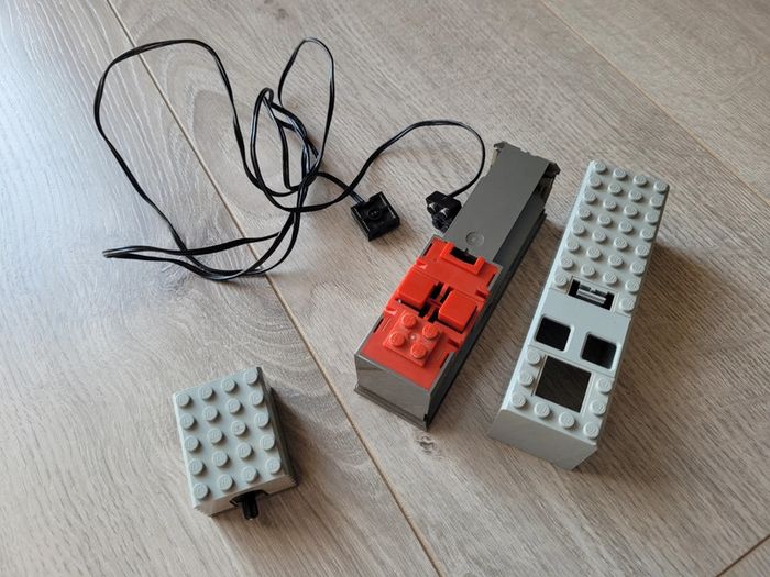 LEGO 2838c01 Electric, Motor 9V et telecommande - photo numéro 2