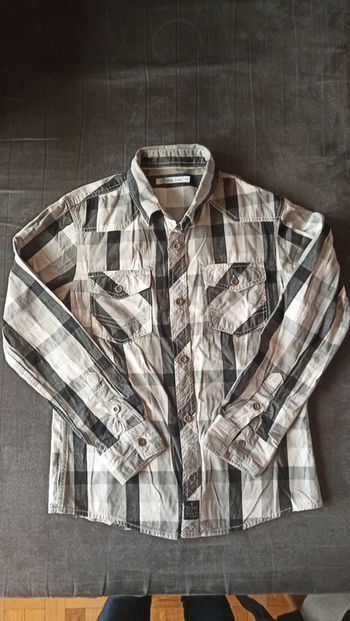 Chemise à carreaux