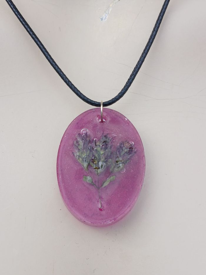 Collier fleur mauve