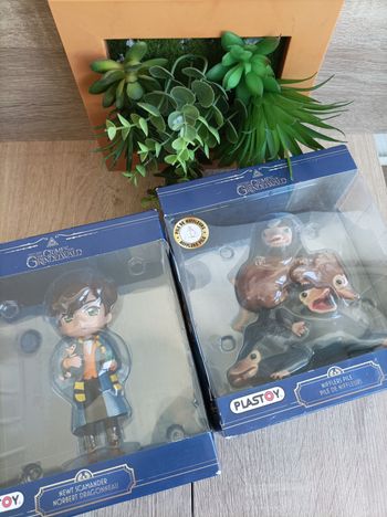 Lot 2 figurines Norbert Dragonneau et pile de niffleurs les animaux fantastiques plastoy