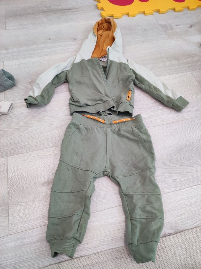 Lot de 7 vêtements bébé 12 mois - photo numéro 2