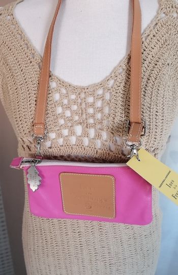 Pochette à soufflet bandoulière cuir rose Inès de la fressange.