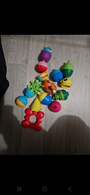 Jeux a viser et emboîter