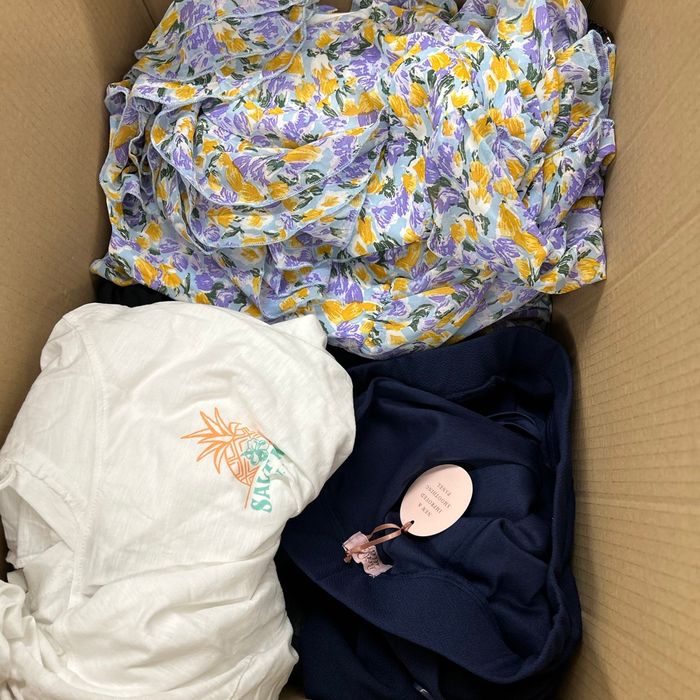 Lot de 50 vêtements adultes neuf