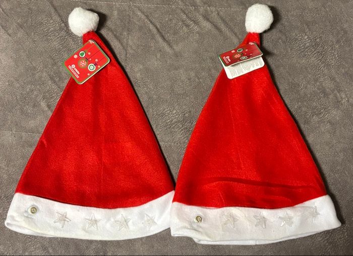 2 bonnets de Noël qui s’allume à led 4/10 ans Neuf - photo numéro 3