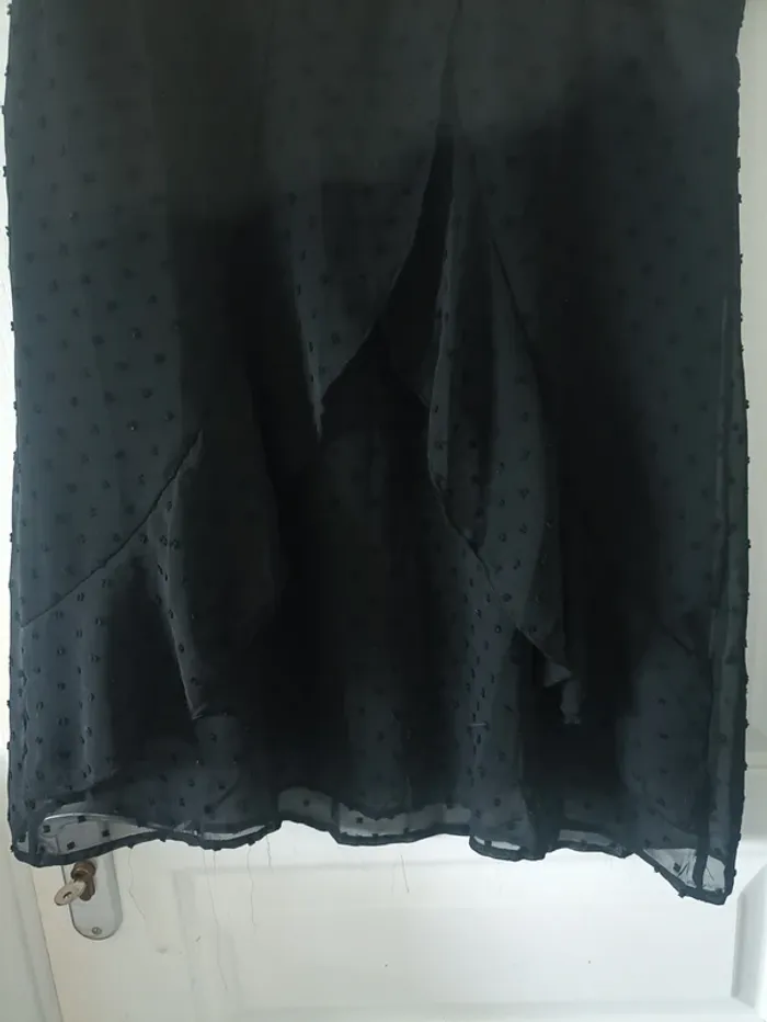 Robe noire élégante - photo numéro 4