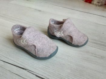 Chaussures chaussons fille Hummel rose et gris pointure 21