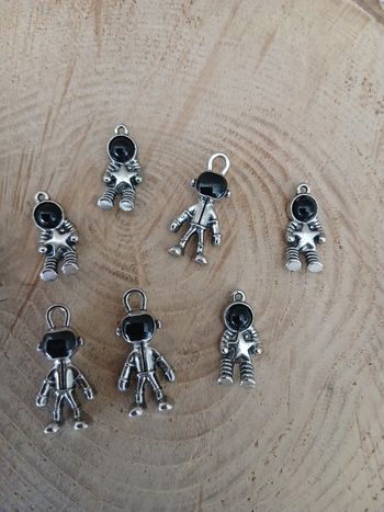 Lot de 7 pendentif cosmonaute