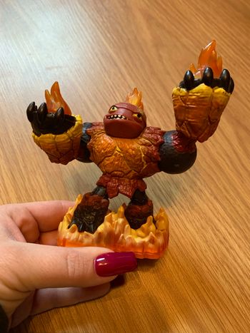 Skylanders hot head giant