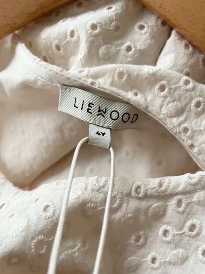 Magnifique robe blanche liewood 4 ans - photo numéro 4