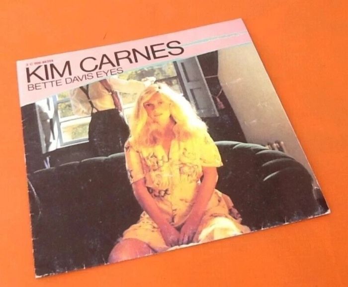 Vinyle 45 tours  Kim Carnes  Bettes Davis eyes  (1981) EMI America  2C 008-86.359 - photo numéro 2