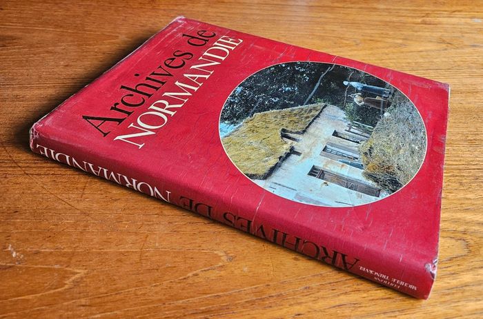 "Archives de Normandie".
242 pages.
ISBN : 2.85132.028.9 - photo numéro 9