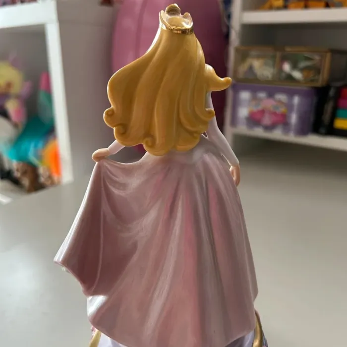 Boite à musique figurine disney la belle au bois dormant porcelaine - photo numéro 9