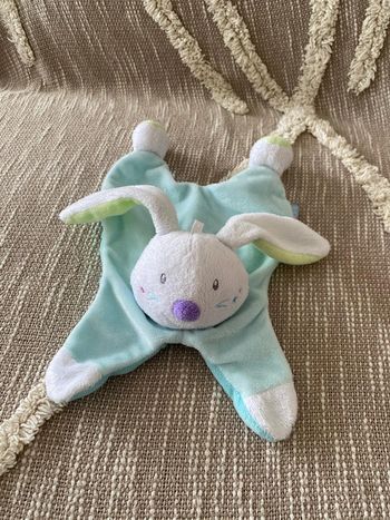 Peluche doudou plat 25cm sucre d’orge lapin bleu et blanc très bon état