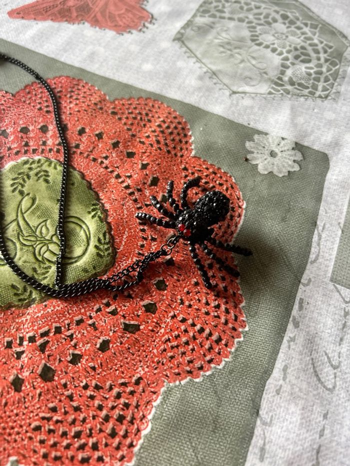 Collier araignée