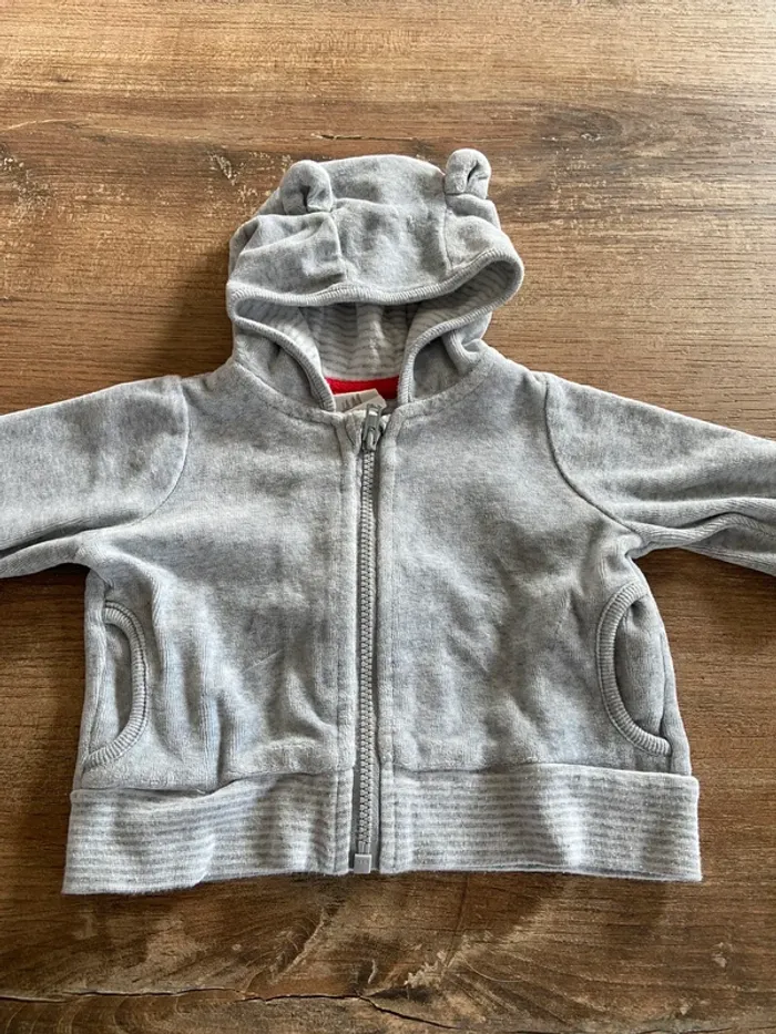 Veste à capuche . - photo numéro 2