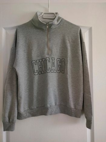 Sweat fille taille S en très bon état