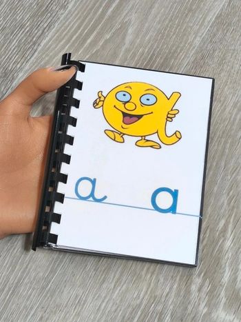 Livret relié des cartes de l'abécédaire des alphas Montessori