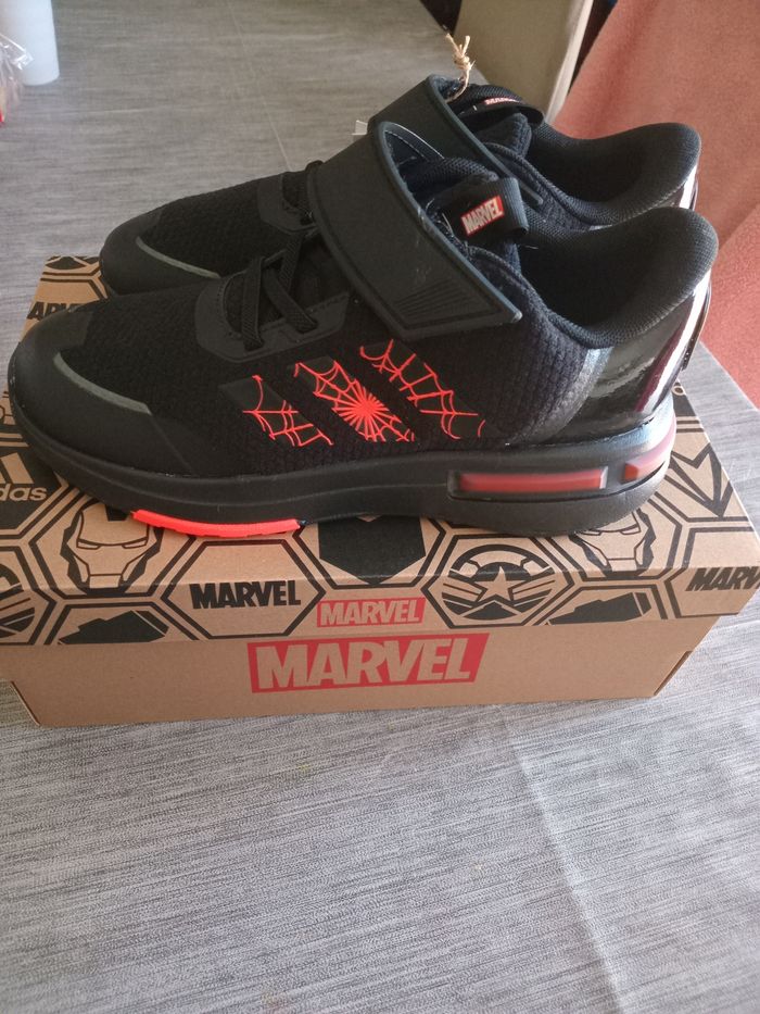 Basket marvel p38 adidas neuf - photo numéro 4