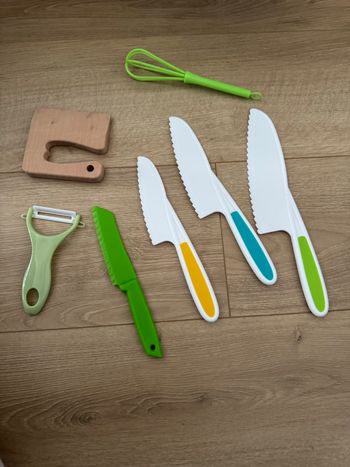 Lot de 7 couteaux enfants neuf 