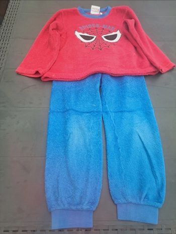 Pyjama molletonné "spider-man"