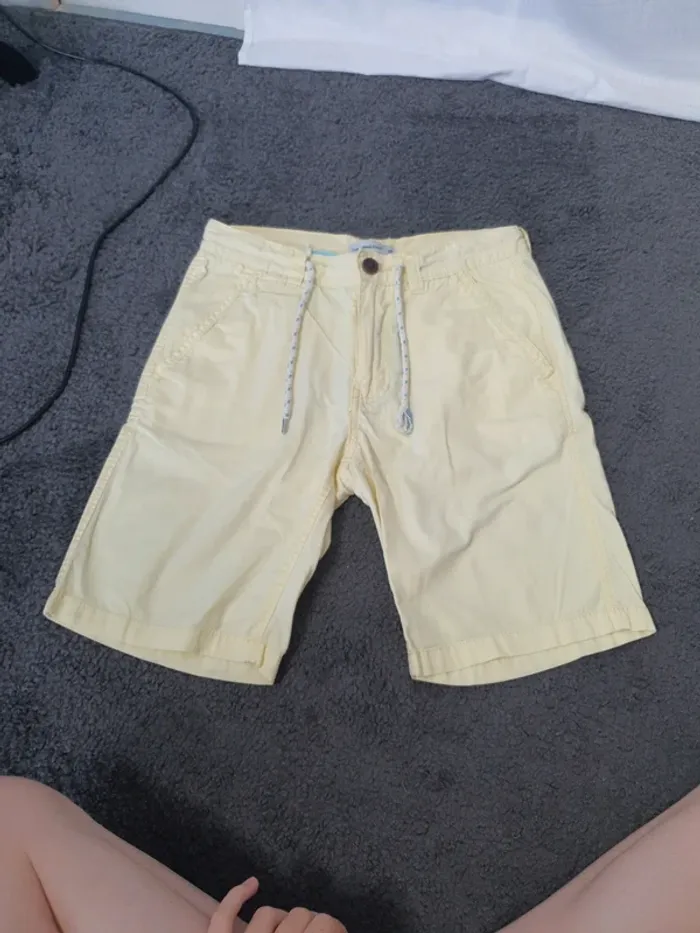 Short jaune en coton