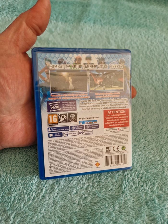Freedom wars neuf sous blister ps vita - photo numéro 2