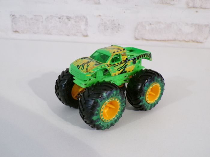 Monster truck - Hot Wheels - Gunkster (J14)