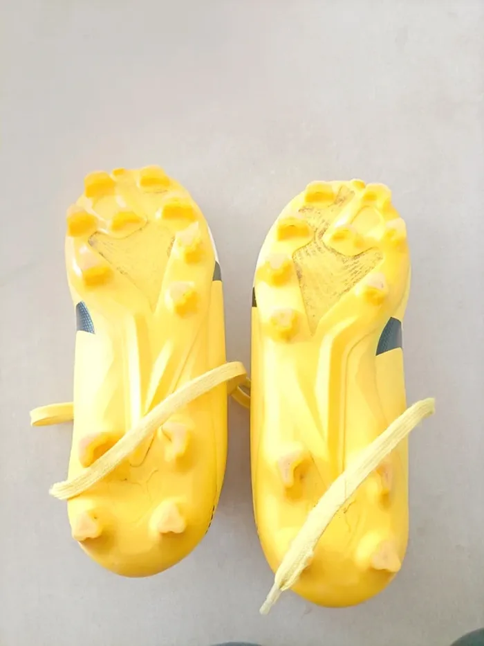 Chaussures foot taille 31 - photo numéro 2