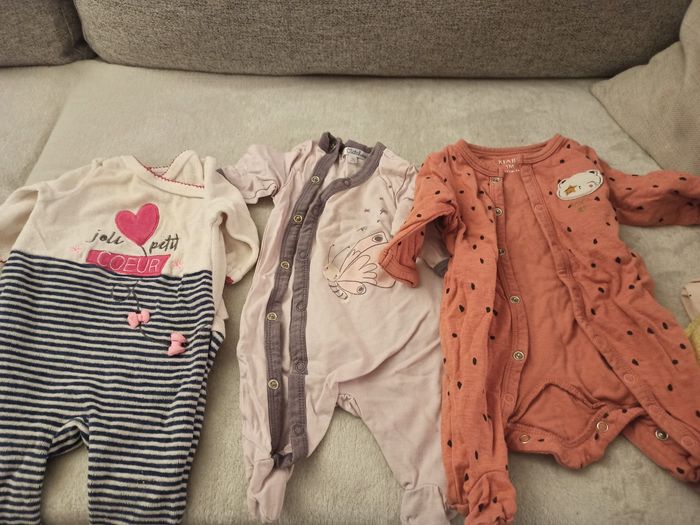 Vêtements fille 1 mois. - photo numéro 6