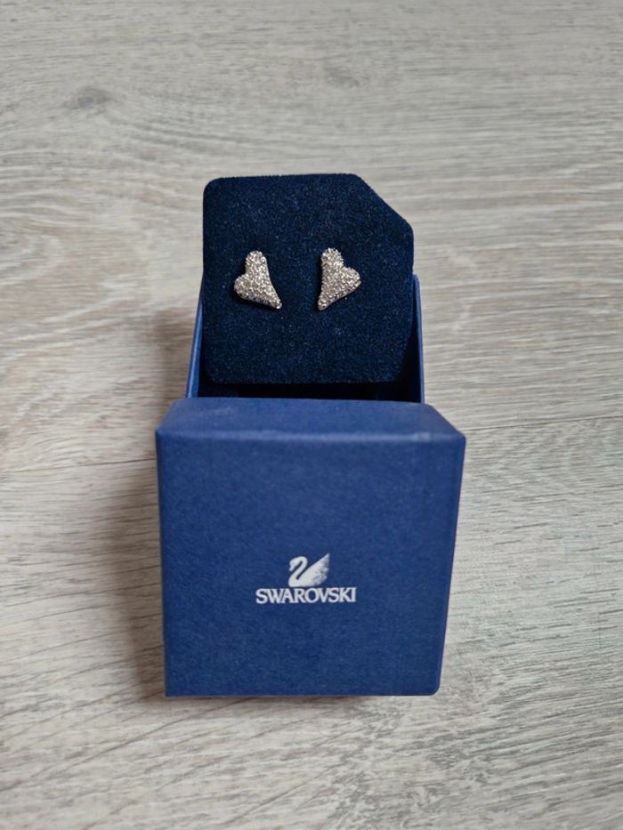 Magnifiques boucles d'oreille neuves Swarovski cœur pavé argent