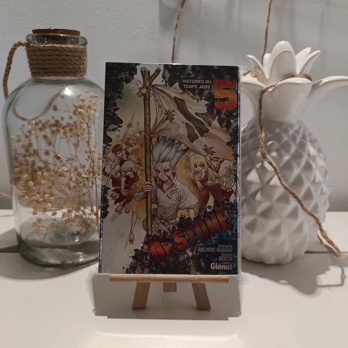 Manga dr stone tome 5 édition limitée premier tirage métallisé
