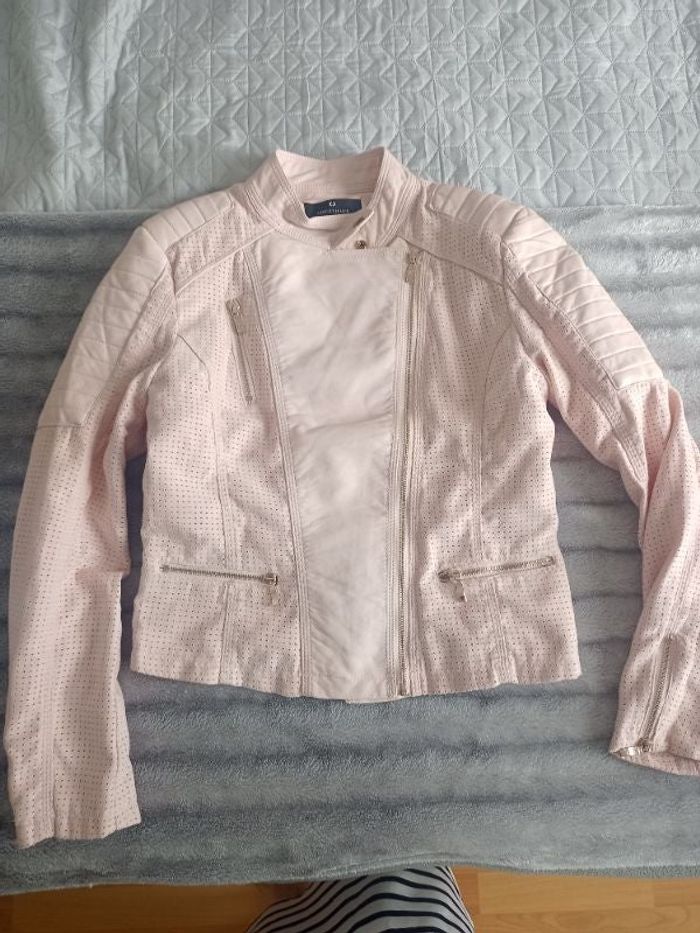 Veste imitation cuir rose pâle
