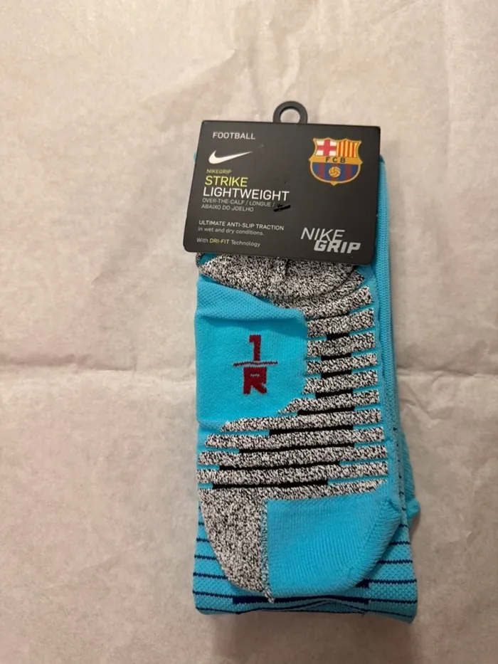 Chaussettes de foot Nike Grip FC Barcelone taille 36/38 authentique neuf - photo numéro 2