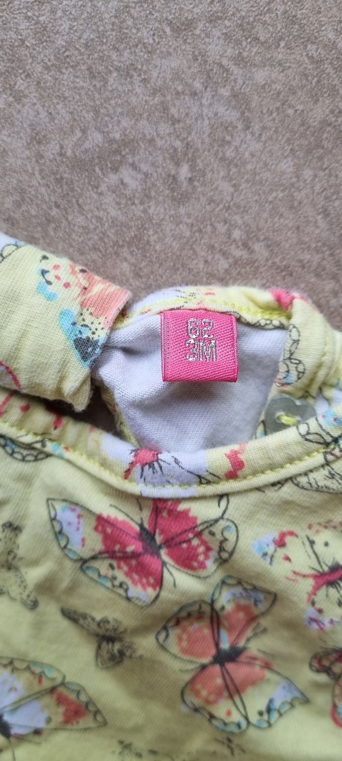 Jolie robe d'été jaune pâle taille 62 - photo numéro 3