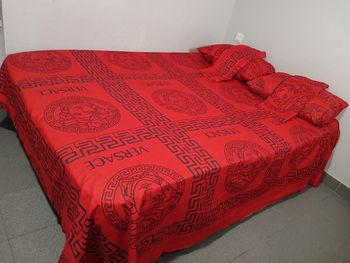 Drap de lit avec 4 taies d'oreiller