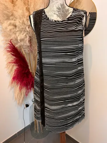 Robe d’été noire et blanche