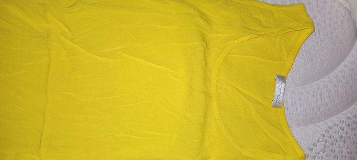 Débardeur jaune - photo numéro 2