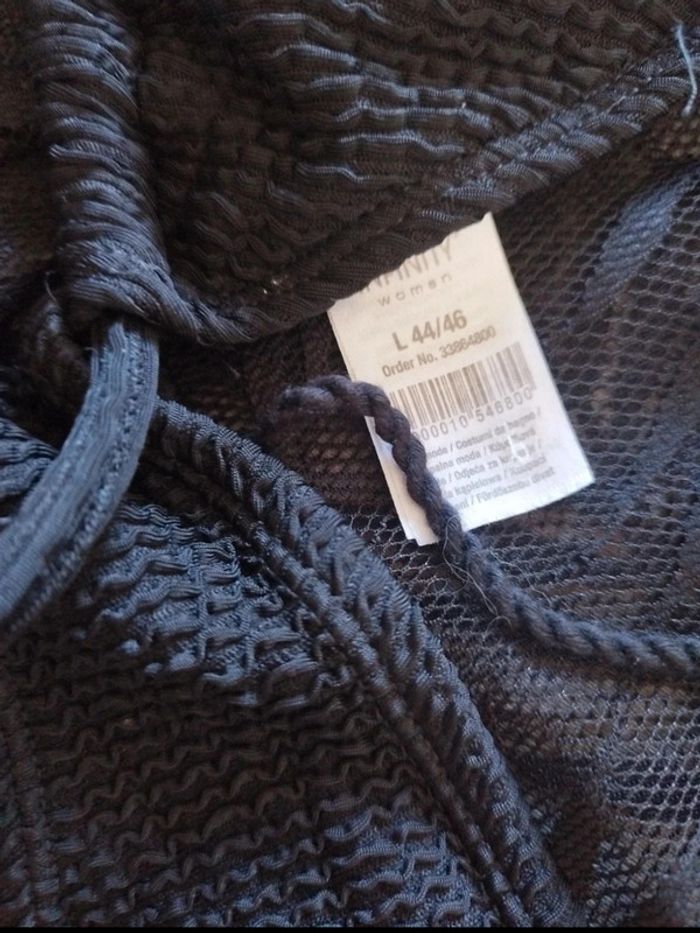 Robe de plage avec maillot de bain taille 44 mais plutôt 42 acheter en Allemagne - photo numéro 4