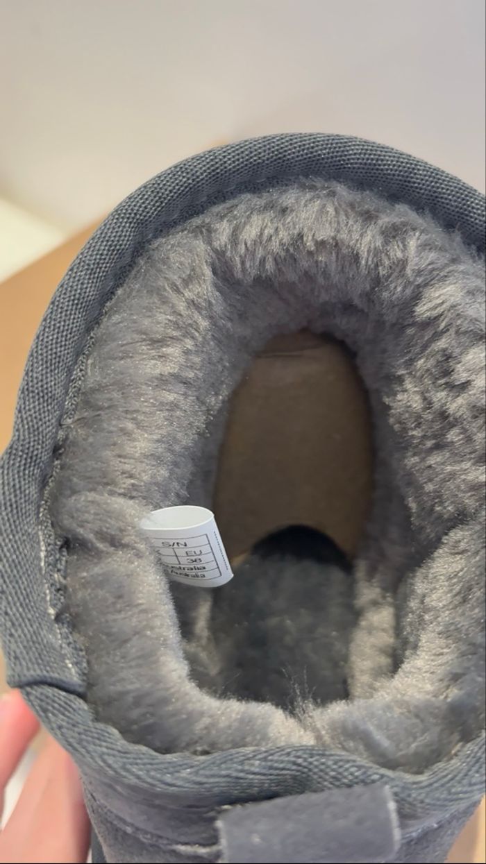 Pantoufles UGG Neuf Taille 39 - photo numéro 7