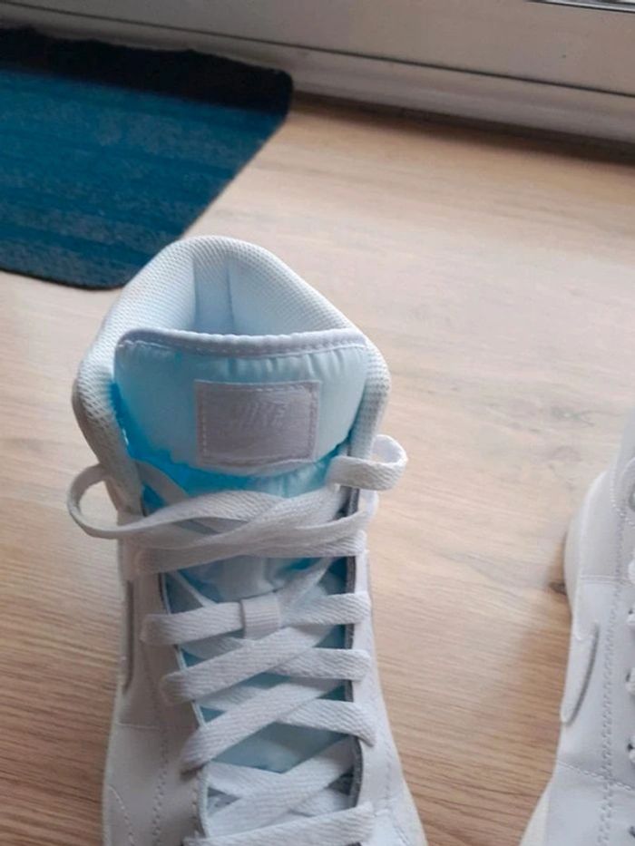 Baskets Femme Nike Court taille 39 - photo numéro 6