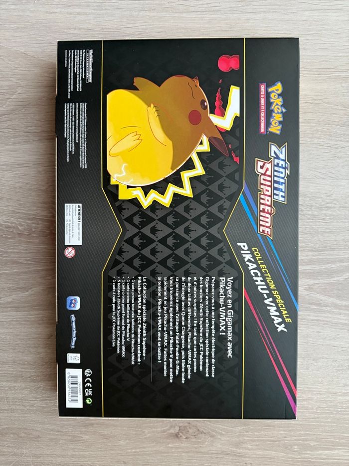 Coffret Pokémon Pikachu V-Max Zénith surprême EB12.5 - photo numéro 2