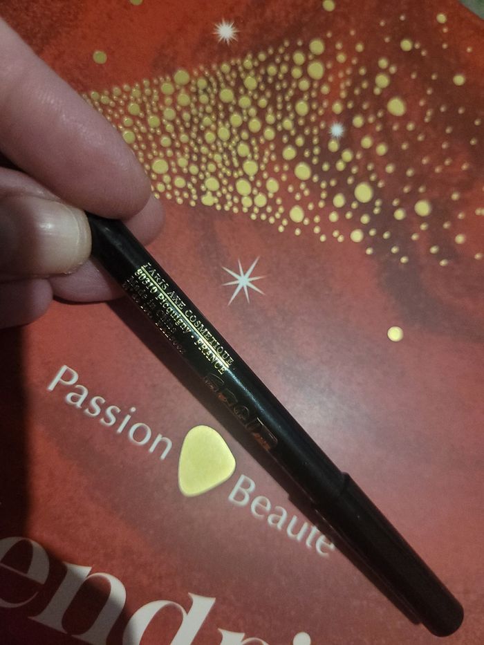 Crayon pour les yeux noir neuf! - photo numéro 2