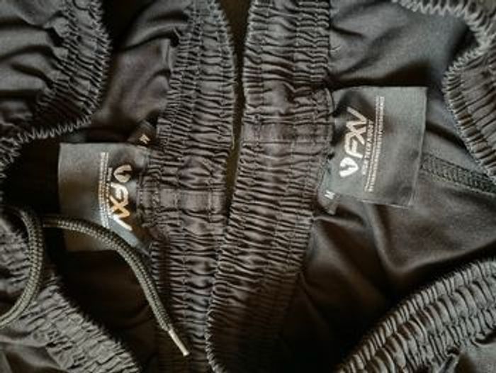 2 shorts de rugby FXV taille M club le grand Quevilly - photo numéro 3