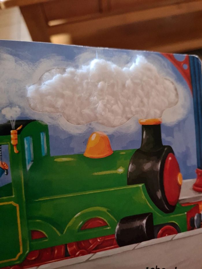 Ma petite main explore les trains - photo numéro 3