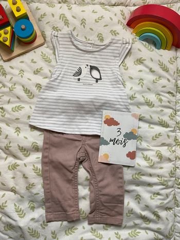 ensemble teeshirt rayé argent obaibi et pantalon beige rose kiabi 3 mois